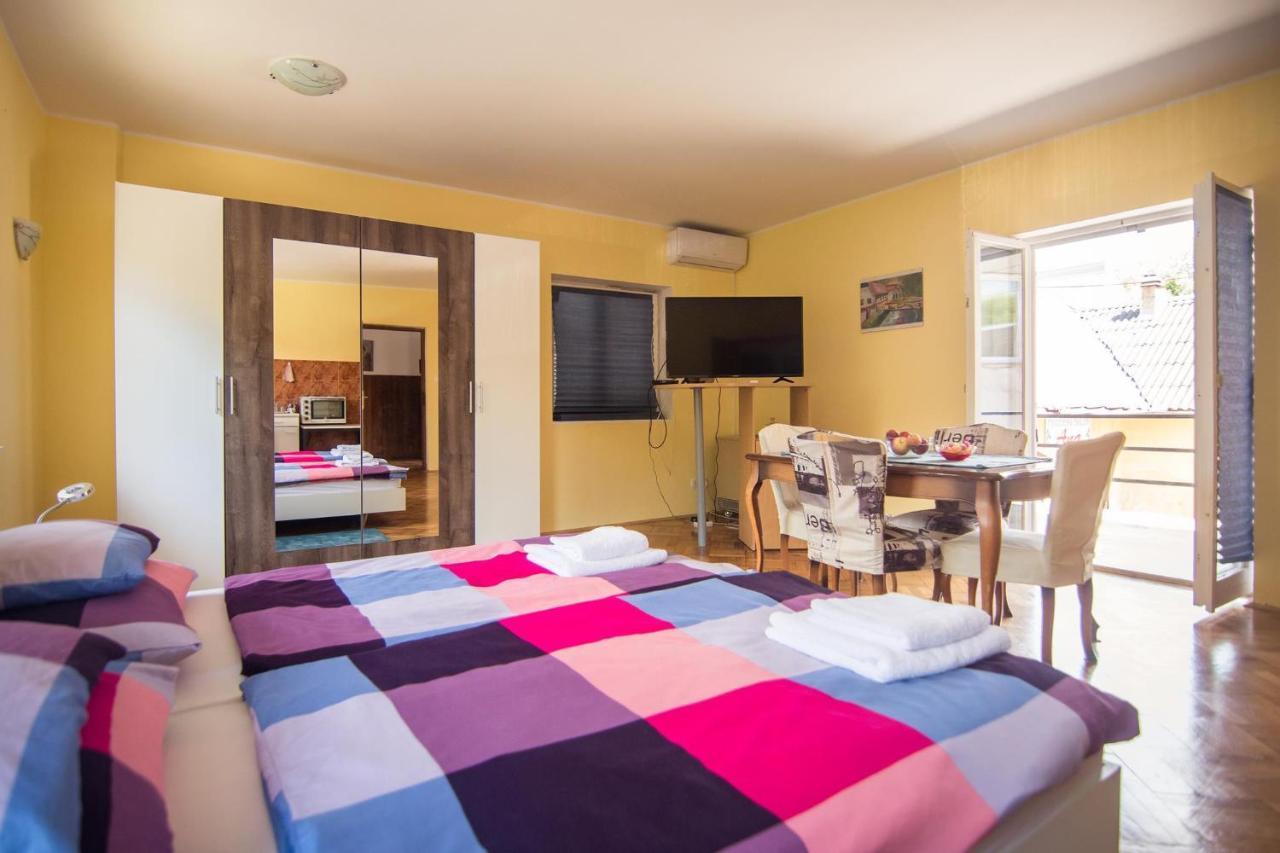 Studio Apartman Second Serve Samobor Eksteriør billede
